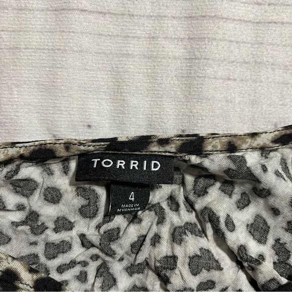 Torrid Ava Stretch Challis Cami Chee Leopard Size 4 (4X) - Picture 7 of 9